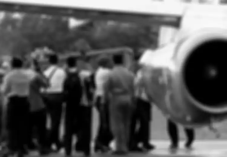 Dua Jenazah yang Diduga Penumpang Pesawat AirAsia QZ8501 Diberangkatkan Menuju Surabaya