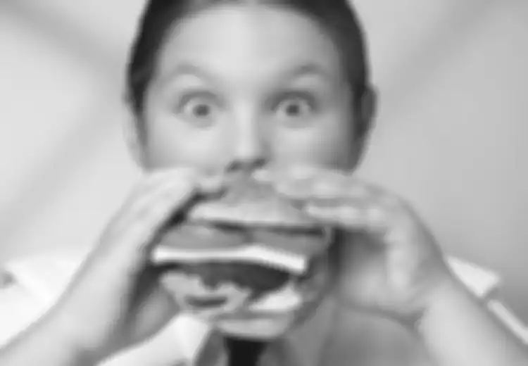 Mencegah Anak Agar Tidak Ketagihan Makan Junk Food