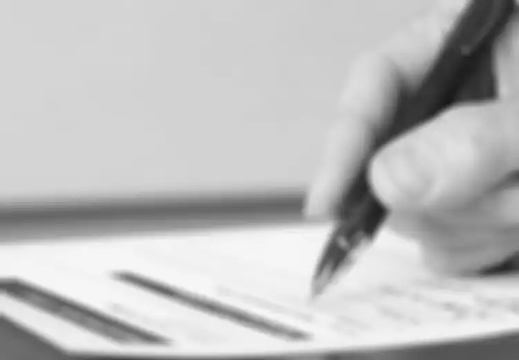 Benarkah Perusahaan Punya Hak untuk Menahan Ijazah Karyawannya?