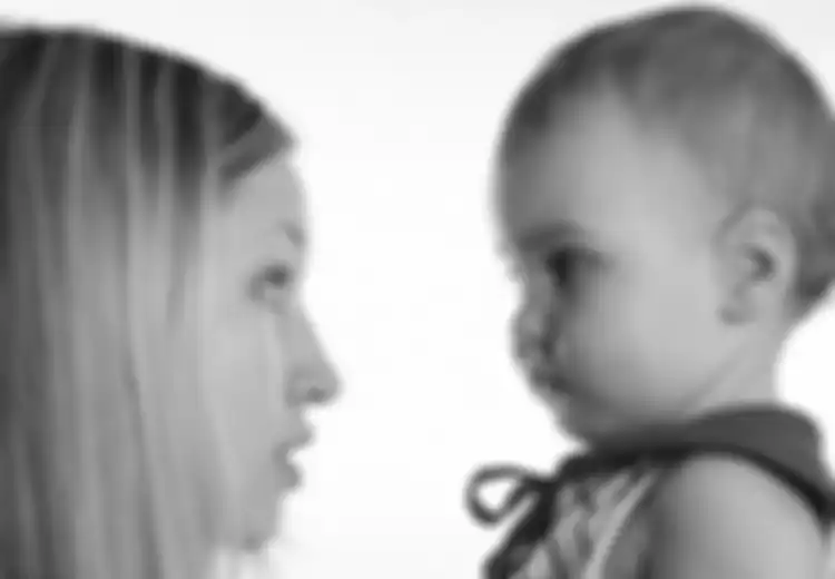 Anak Belajar Bahasa (1): Ingat, Anak Meniru Ucapan Ibu