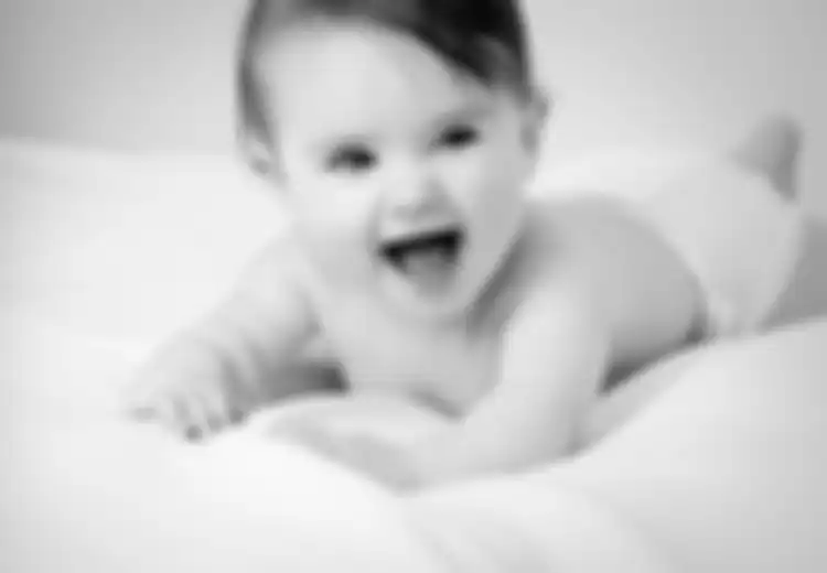 4 Fakta Mengenai Kemampuan Penciuman dan Perabaan Bayi