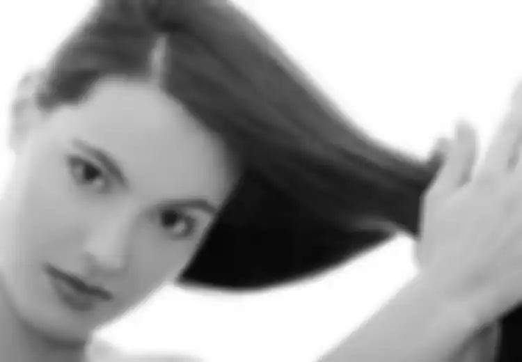 Ini yang Perlu Diperhatikan Sebelum Mewarnai Rambut