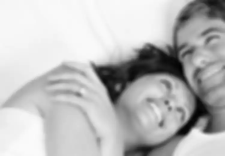 Pertimbangkan Ini Saat Jatuh Cinta pada Pria Berusia Matang