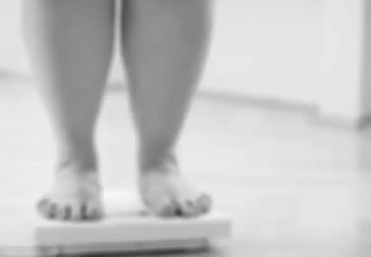 Hidup Bahagia dengan Pasangan, Wanita Berhenti Khawatirkan Berat Badan
