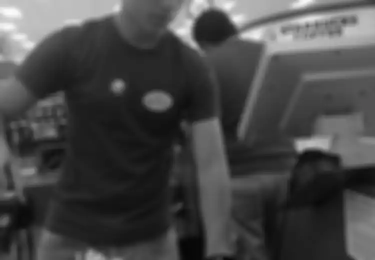 Alex from Target, Saat Seorang Remaja Laki-laki Penjaga Kasir Mendadak Terkenal di Twitter