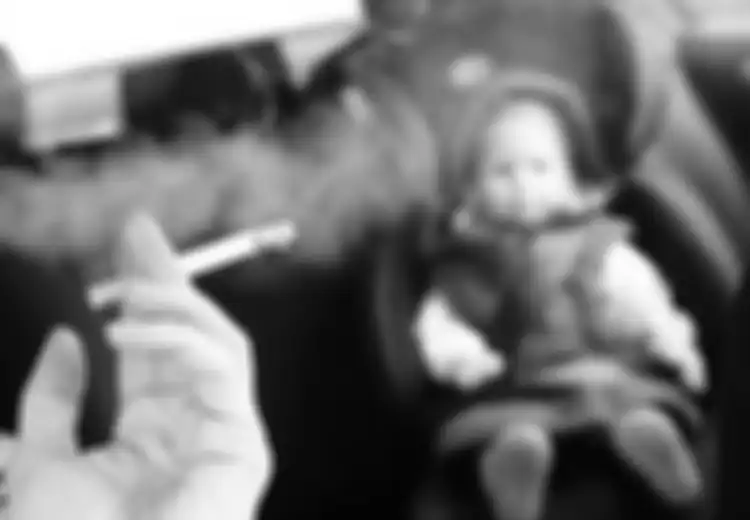 Di Inggris, Supir yang Membiarkan Penumpang Merokok di Depan Anak Didenda Rp200 Juta