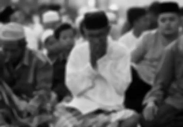 Mana yang Benar “Umat Islam” atau “Umat Muslim”?