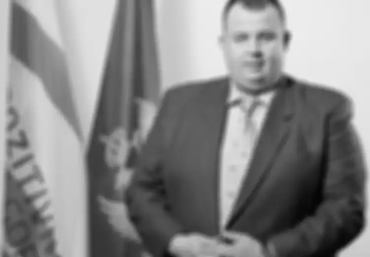Inilah Bos Terbaik Seantero Balkan, Ia Memberi Hadiah Liburan yang Eksotis untuk Karyawannya