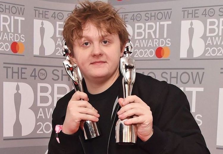 Profil Lewis Capaldi, Penyanyi Asal Inggris yang Melejit Berkat Lagu Someone You Loved