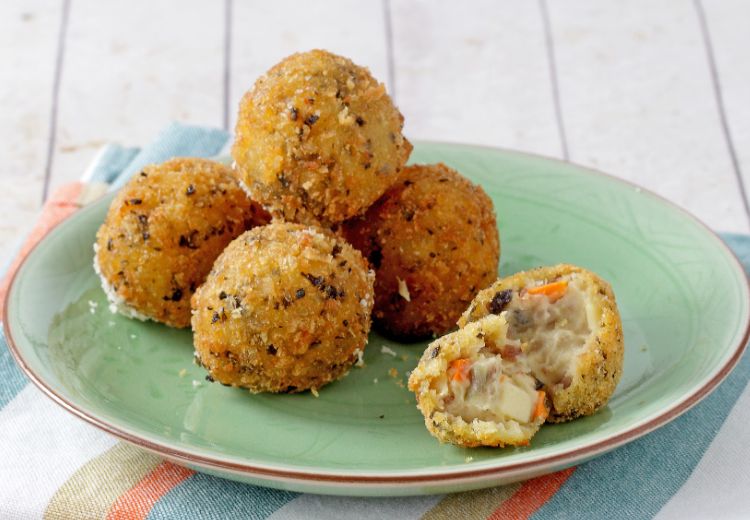 Menu Takjil : Resep Bitterballen Daging Rumput Laut yang Renyah Dan Gurih Ini Rasanya Selalu Melekat Di Hati