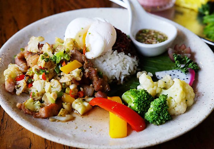 Sayur Tumis atau Rebus, Mana yang Lebih Sehat untuk Tubuh?  