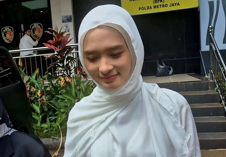 Inara Rusli Ngaku Sudah Nikah Siri dengan Insanul Fahmi, Ibu sang Selebgram Justru Belum Kenal Baik Menantunya