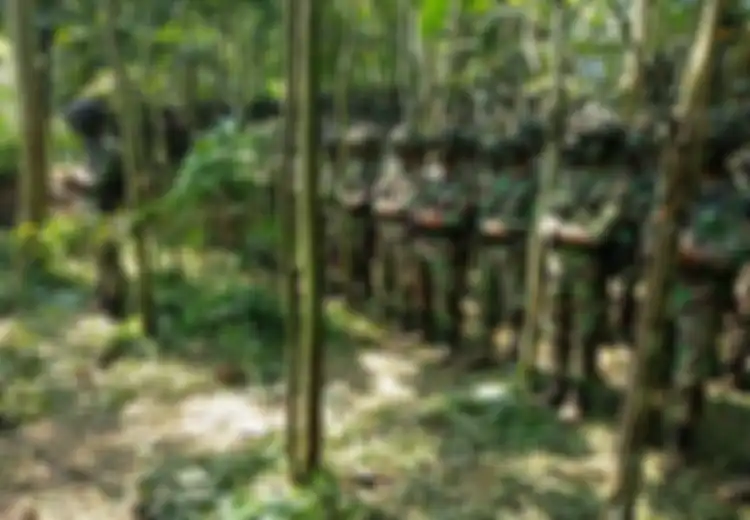 Meski Sedang Menjalani Pendidikan Komando Yang Tak Mengenal Kompromi, Begini Para Prajurit TNI Melalukan Kewajiban Salat Jumat dan Salat Lima Waktu