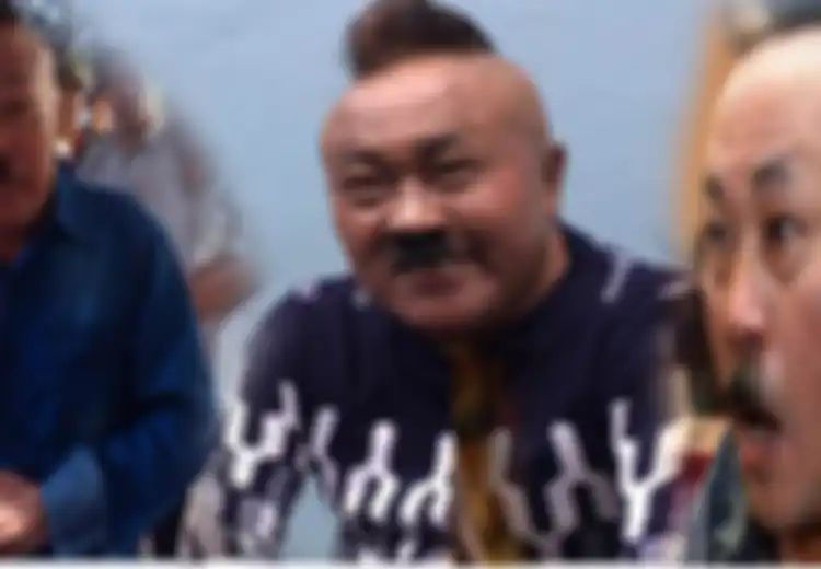 Pelawak Sederhana Bergaya Khas Kumis Charlie Chaplin dan Rambut Jambul Ala Burung Kakak Tua Itu Telah Pergi