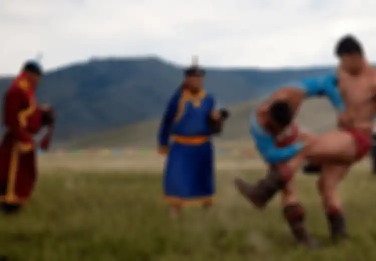 Tak Pandang Bentuk Fisik dan Pakai Baju Terbuka di Bagian Dadanya, Inilah Gulat Mongolia yang Makin Dicintai Rakyatnya