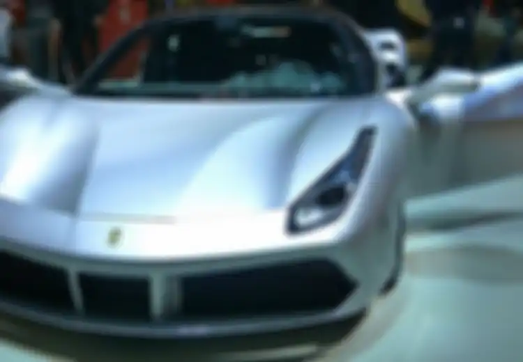 Antar Anak Sekolah Pakai Ferarri 488 Seharga Rp10 Miliar, Ayah ini 'Didepak' dari Grup WeChat