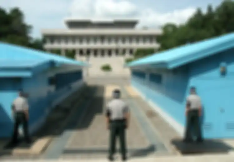 Bertandang ke Kota Ini, Tinggal Menyeberangi Meja Saja Sampailah Kita ke Korea Utara