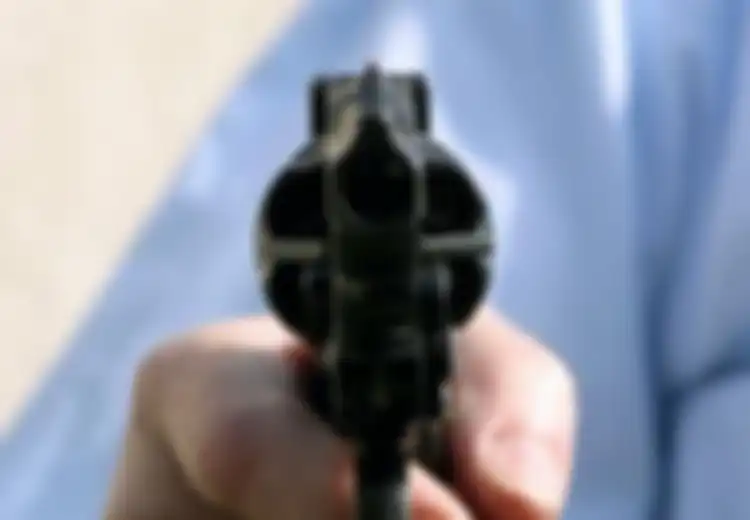 Temukan Pistol dan Dikira Mainan, Bocah 4 Tahun Ini Tembak Tepat di Wajah Ibunya yang Sedang Hamil