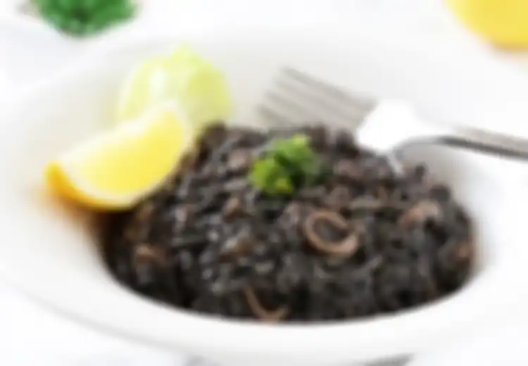 Benarkah Tinta Cumi dapat Obati Kanker dan Bahayakah Jika Memakannya?