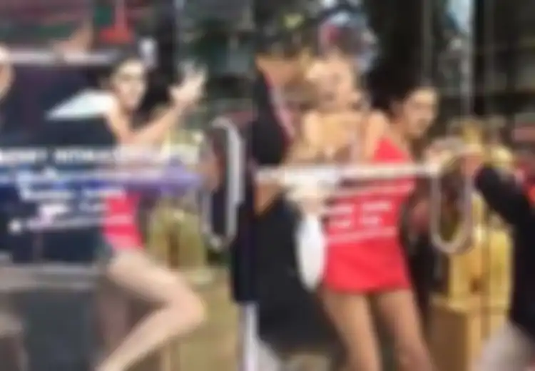 Viral, Diduga Bule Ketahuan Curi Celana Dalam dan Disembunyikan di Balik Pakaian Dalamnya!