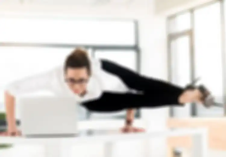 4 Olahraga Sederhana yang Bisa Anda Lakukan di Kantor, Mau Coba?