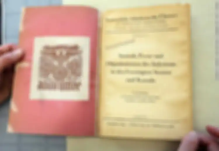 Buku Milik Hitler yang Sangat Langka Mempunyai Harga Rp63 Juta, Apa Isinya?