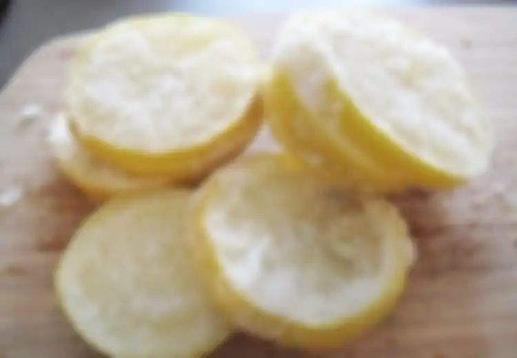 Terlihat Sepele, Lemon Beku Ternyata Punya Khasiat Menyembuhkan yang Luar Biasa, Diklaim 1000 Kali Lebih Baik dari Kemoterapi