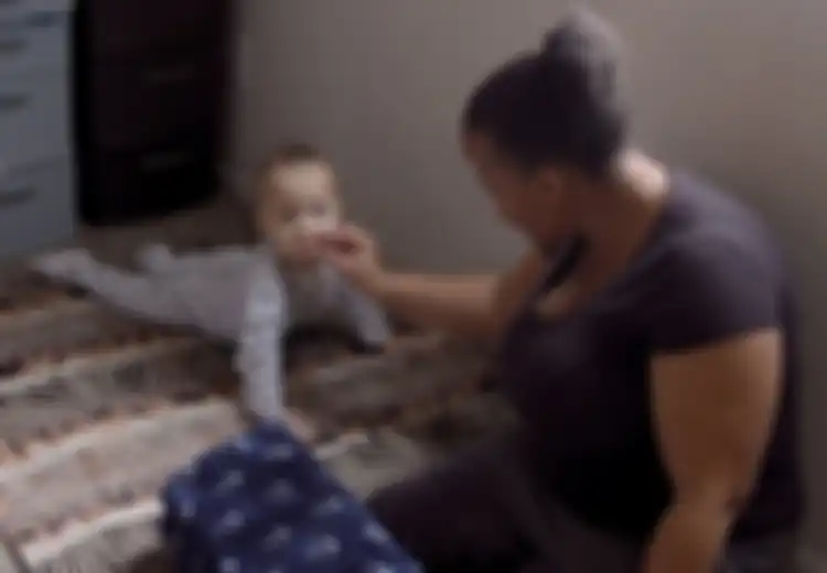 Ibu yang Menginspirasi! Meski Tak Punya Kaki, Tetap Sanggup Merawat Suami dan Anak Kembarnya