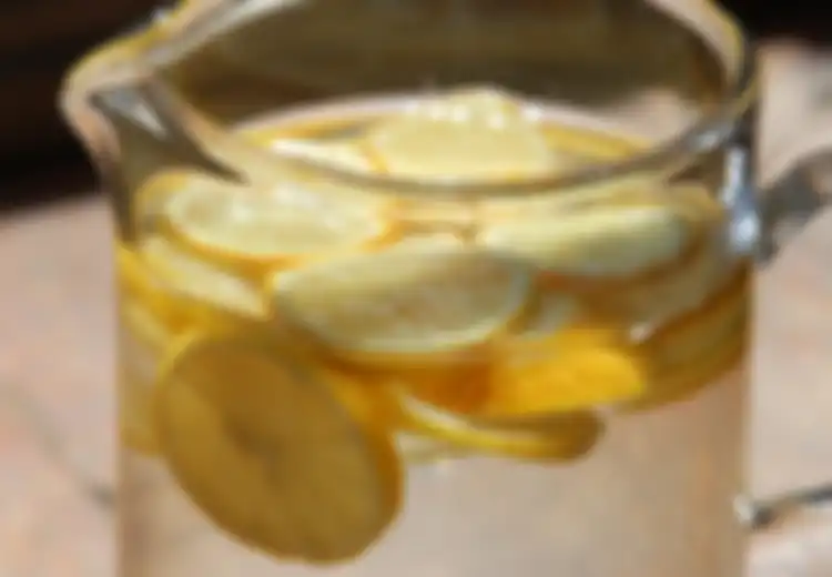 Ini 5 Alasan Mengapa Air Infus Lemon Lebih Baik Daripada Kopi