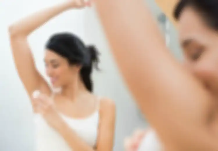 Cek Fakta,  Benarkah Deodoran Dapat Membuat Ketiak Jadi Hitam? 