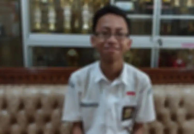 Kisah Hafidh, Anak Yatim yang Ibunya Berjualan Mainan Tapi Bisa Raih Nilai UNBK Rata-rata 100