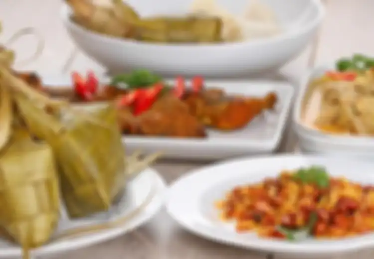 Tak Perlu Takut Makan Enak Saat Lebaran Ikuti Tips Ini agar Tetap Sehat