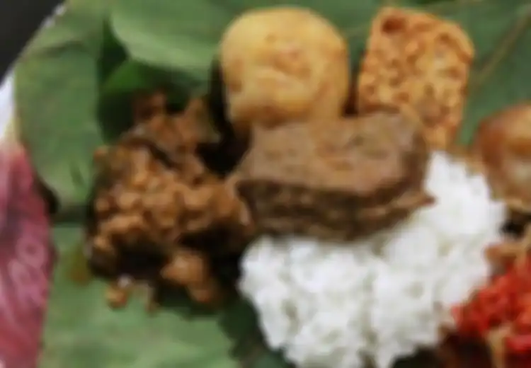Sering Dianggap 'Kampungan', 4 Bungkus Makanan Ini Justru Lebih Sehat dan  Ramah Lingkungan