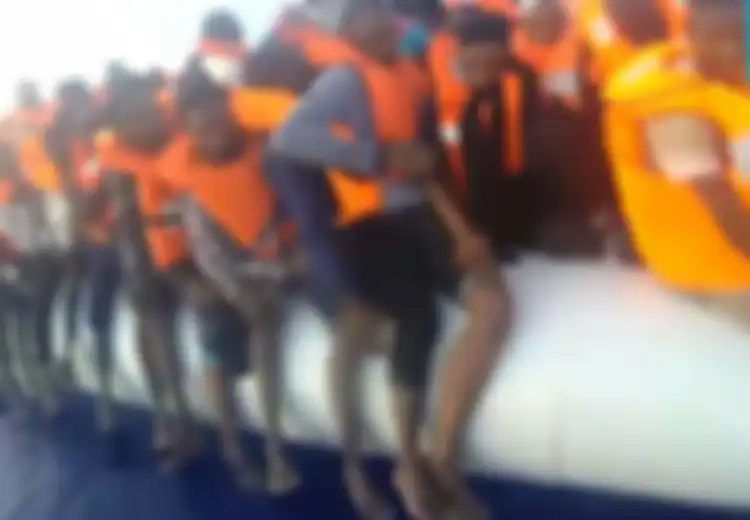 Selamatkan 1000 Imigran yang Nyaris Tenggelam di Laut, Kapten Wanita Ini Malah Terancam Penjara 20 Tahun