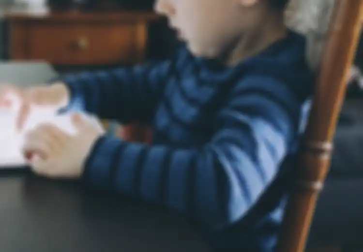 Waspada Ketika Anak Tak Bisa Lepas dari Gadget! Ini Sederet Tanda-tanda Anak Sudah Kecanduan Pornografi 