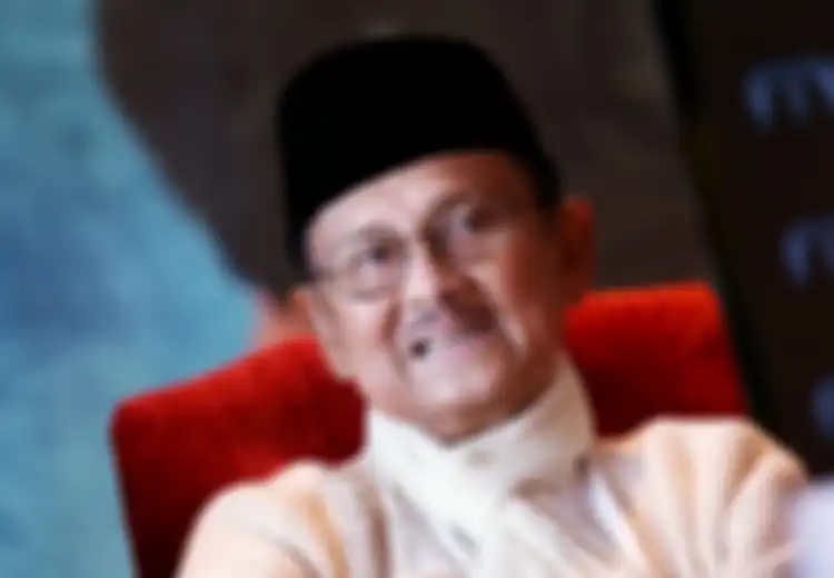 Dikenal Sebagai Sosok yang Jenius, Rupanya Beginilah Didikan Orangtua BJ Habibie Sejak Kecil