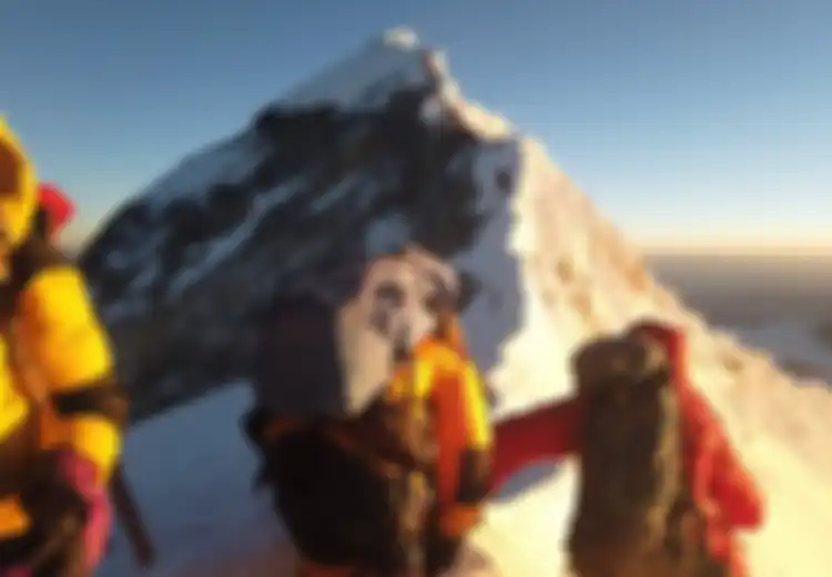 Nepal Alami Situasi Covid-19 seperti di India, China Hentikan Pendakian ke Gunung Everest