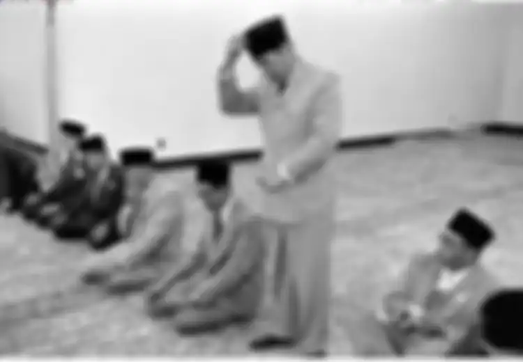 Berujung Gagal, Penembak Jitu Andalan DI/TII Dibikin 'Linglung' saat Bidik Soekarno di Momen Idul Adha 1962: 'Bayangan Bung Karno Bisa Pindah-pindah Posisi'