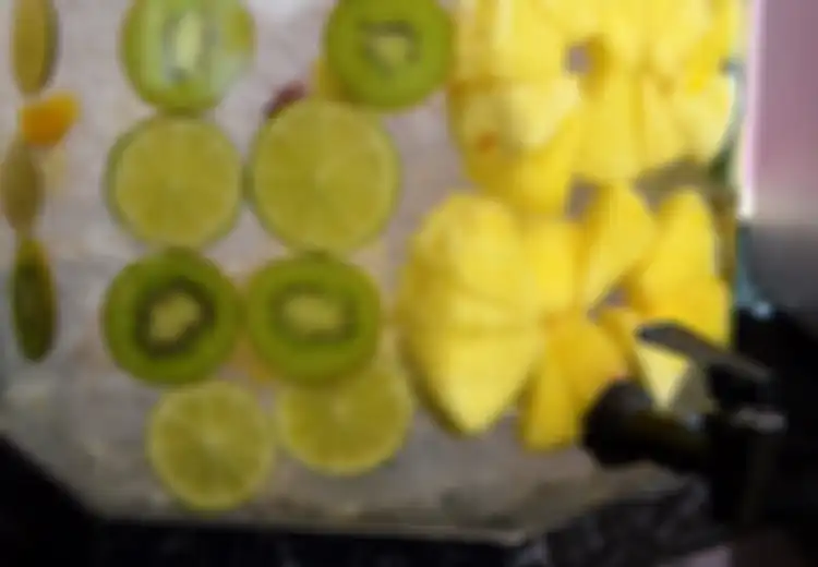 Rasakan Manfaat Air Rendaman Nanas, Kiwi, dan 17 Infus Buah Sebagai Pengganti Minuman Soda Berikut Ini, Mau Coba?