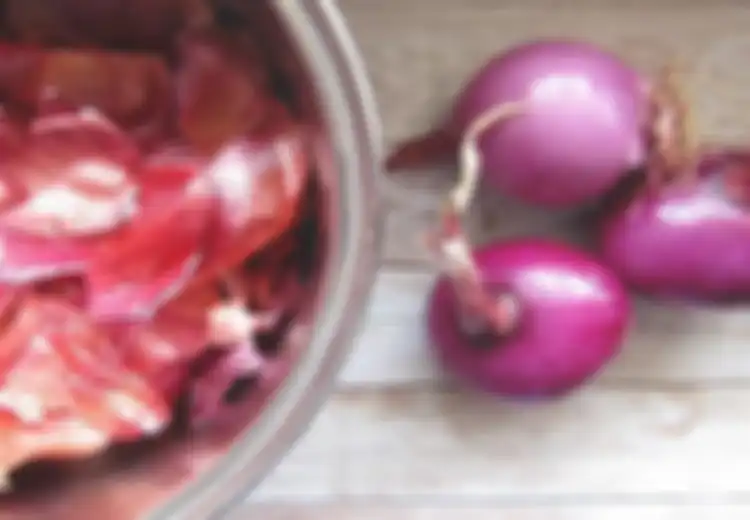 Nyesel Banget Baru Tahu, Kulit Bawang Merah yang Selalu Dibuang Ternyata Punya Manfaat Tak Terduga, Begini Cara Mengonsumsinya