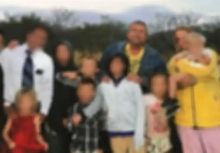 Selama 20 Tahun Sekap Anak Tirinya dan Dijadikan Budak Nafsu, Gadis Ini Bernasib Menyedihkan Sampai Lahirkan 9 Anak: Dipaksa Tinggal di Tenda Kotor