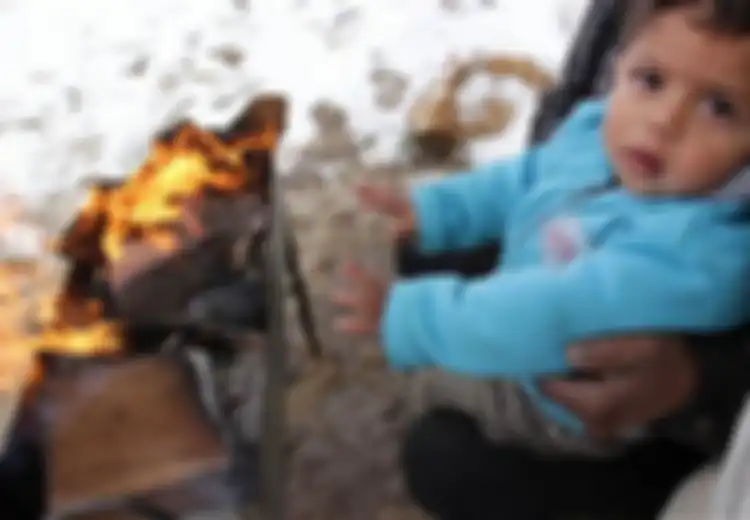 Anak-anak di Suriah Kedinginan dan Membeku hingga Tewas, Dihujani Bom, dan 'Tidak Ada yang Peduli,' Ayah Korban: 'Saya Hanya Ingin Anak-anak Saya Merasa Hangat'