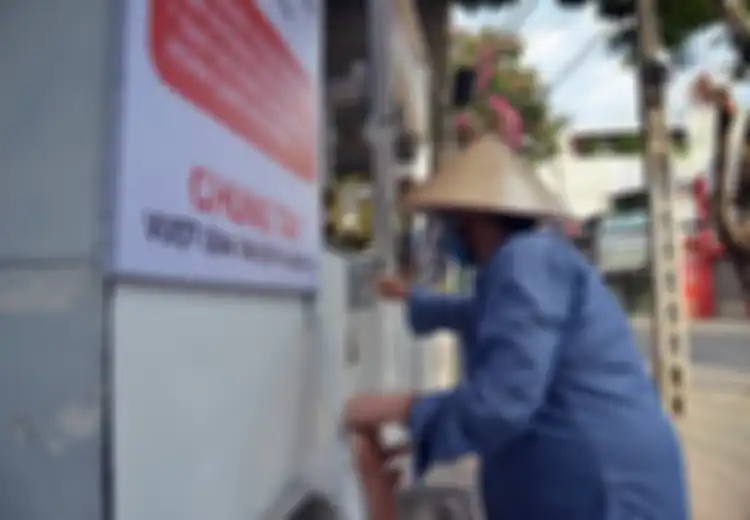 Bantu Warga Miskin saat Lockdown, Pemerintah Vietnam Buat 'Mesin ATM' yang Keluarkan Beras, Tinggal Pencet Tombol, Warga Dapat 2 Kg Beras dan Itu Gratis!