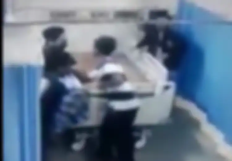 Keluarga Bawa 100 Orang untuk Jemput Paksa Jenazah PDP Covid-19, Bahkan Bawa Senjata Tajam, Polisi: Tersangka Dijerat Pasal Berlapis!
