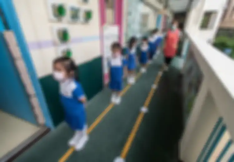 Sempat Tidak Ada Kasus Baru Hingga Sebulan Lamanya, Tiba-tiba Hong Kong Diterjang Gelombang 3 Covid-19, Bikin Seluruh Sekolah Kembali Ditutup