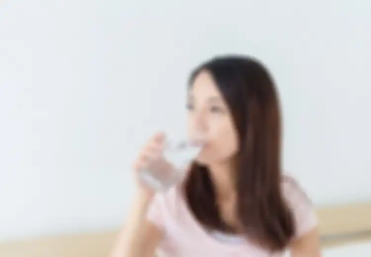 Anda Harus Tahu Rahasia Ini, Minum Air Putih Hangat di Pagi Hari Saat Perut Kosong, Salah Satunya Bisa Wujudkan Hal yang Diimpikan Banyak Wanita Ini