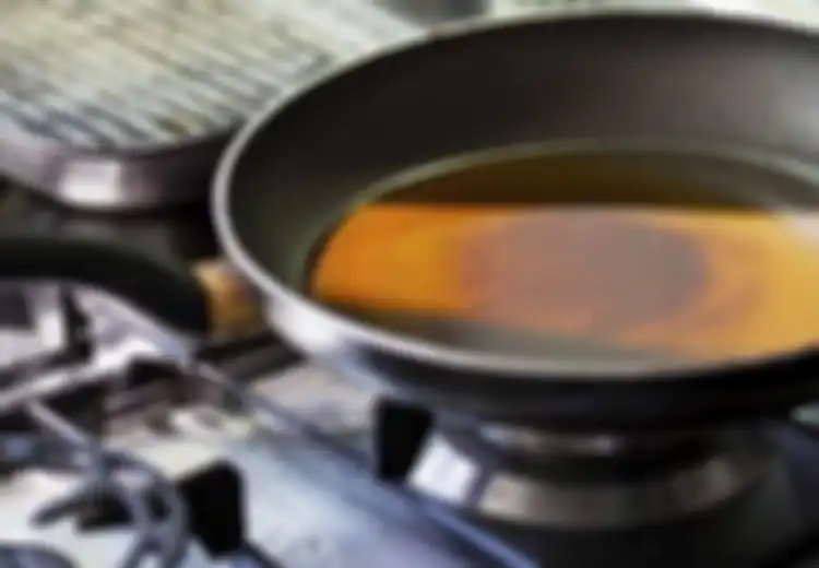 Jangan Buru-buru Dibuang! Minyak Jelantah Rupanya Jadi Kunci Hebat Atasi Berbagai Masalah Dapur dan Rumah: Jadi Pelumas dan Atasi Karat!