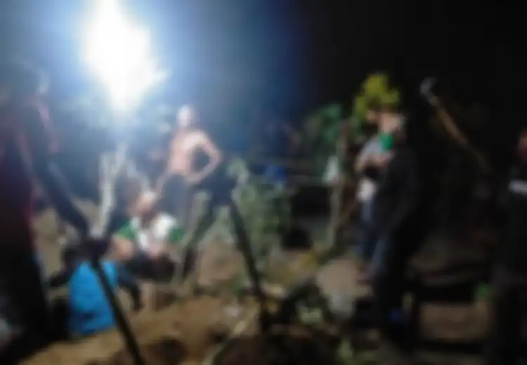 Baru Satu Hari Dikuburkan, Makam Seorang Wanita Dibongkar Orang Misterius, Kain Kafan yang Hilang Ditemukan Bersama Boneka Kuningan