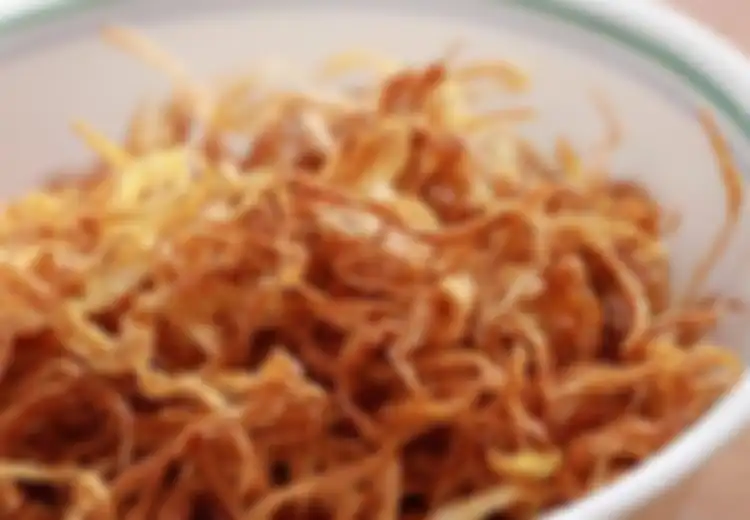 Rahasia Bikin Sendiri Bawang Merah agar Renyahnya Tahan Lama Terkuak, Tipsnya Pastikan Tabur Tepung ini saat Menggoreng