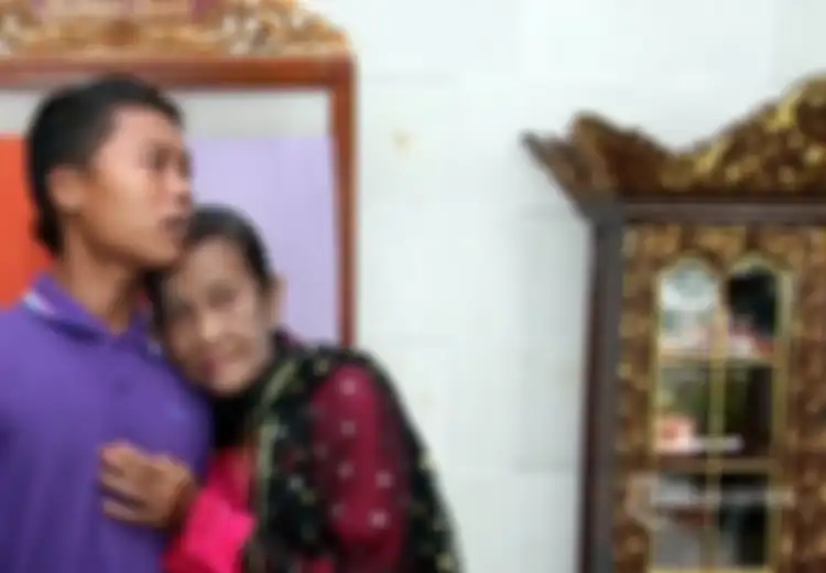 Sempat Gemparkan Indonesia Kisah Selamet Pemuda 16 Tahun Nikahi Nenek Rohaya 71 Tahun, Baru-Baru Ini Kabar Keduanya Muncul di Situs Berita Vietnam, Apa yang Diberitakan?